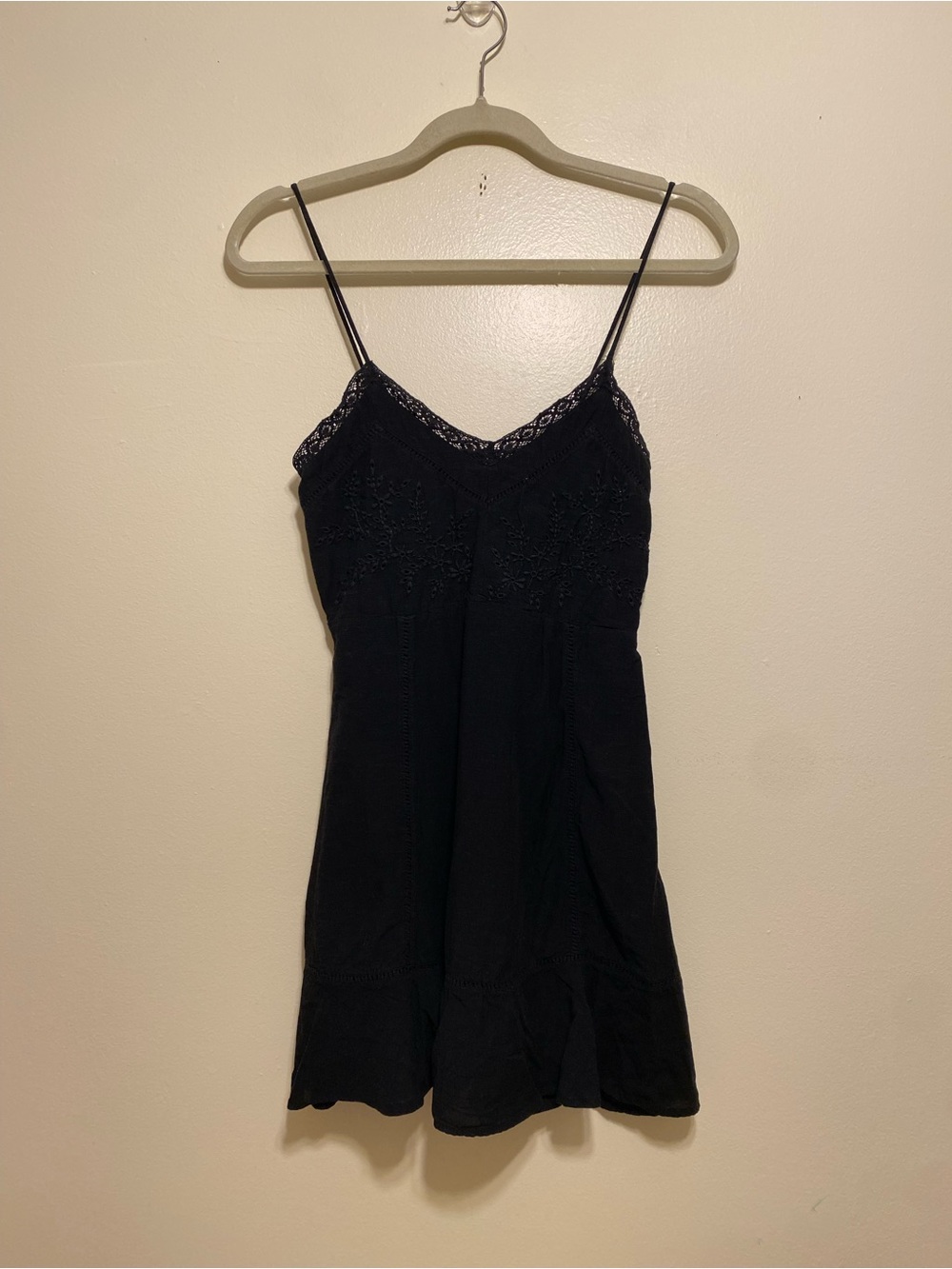 Zara Lace Trim Black Slip Dress with Spaghetti Straps. Style 0881/304/800 Size S